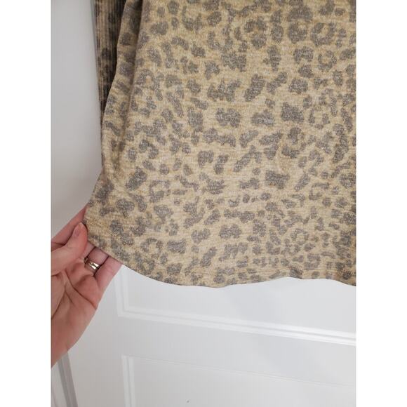 Buffalo David Bitton Cheetah/Leopard Print Long Sleeve Knit Top | Size Small - Picture 3 of 6